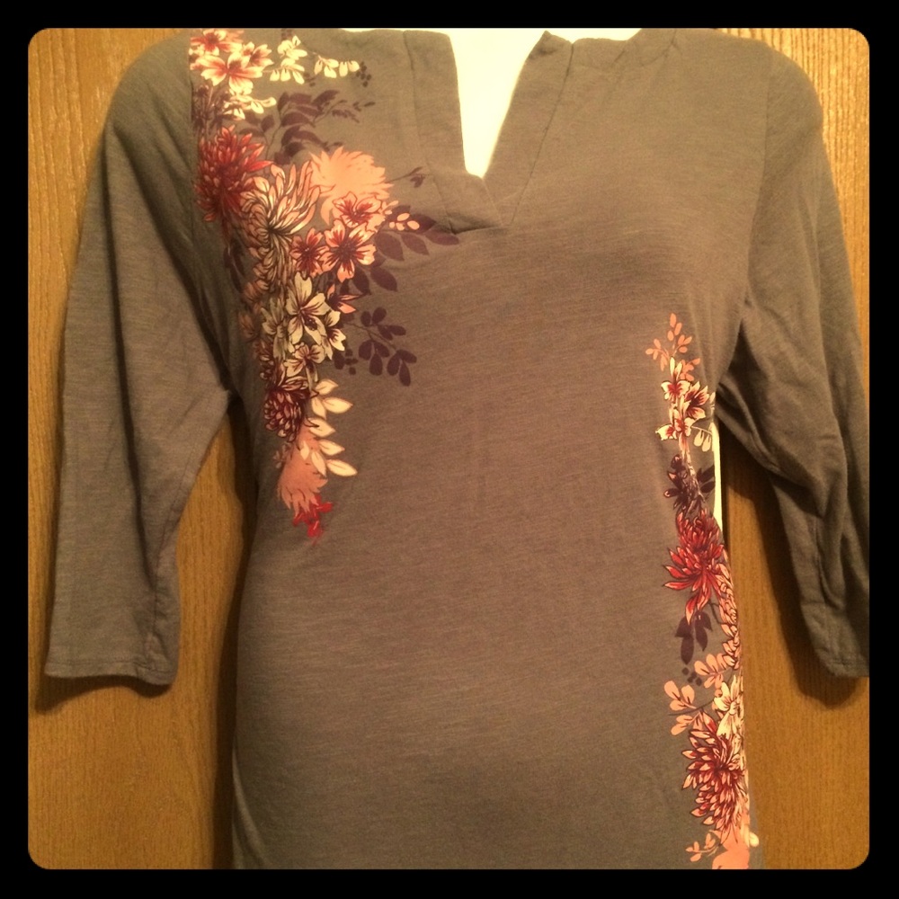 V-neck cotton tee.